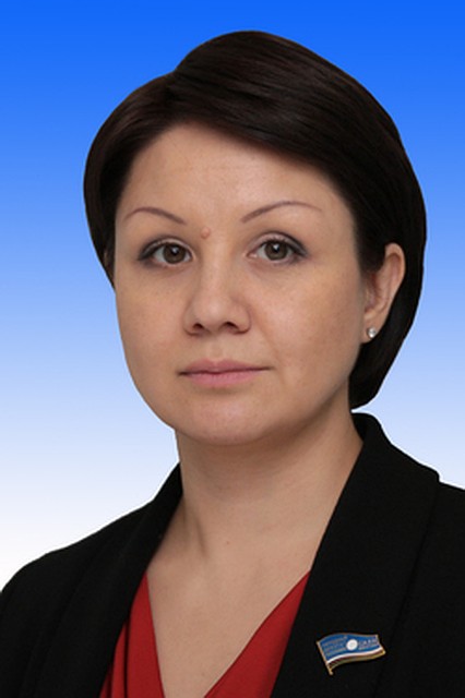 Марианна Магомедова член фракции "Единая Россия" в Государственном Собрании (Ил Тумэн).