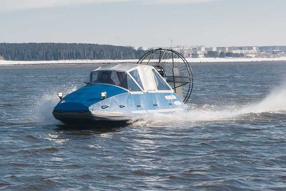 На таком аэроботе были спасены три рыбака. Фото с сайта aero-lodki.ru