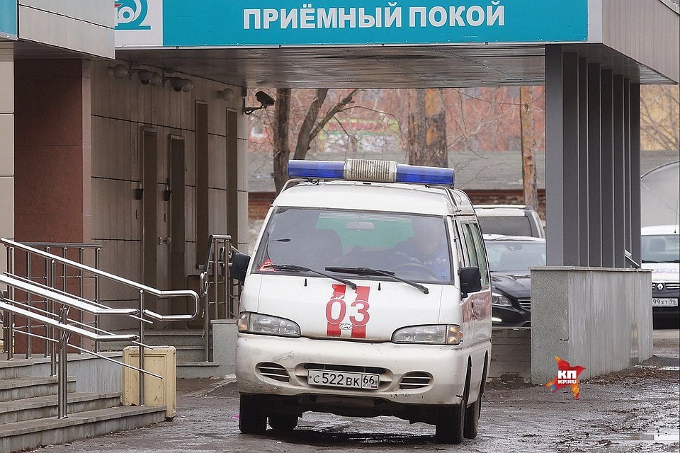 Чинившему «КамАз» слесарю снесло полголовы отлетевшей деталью в Екатеринбурге