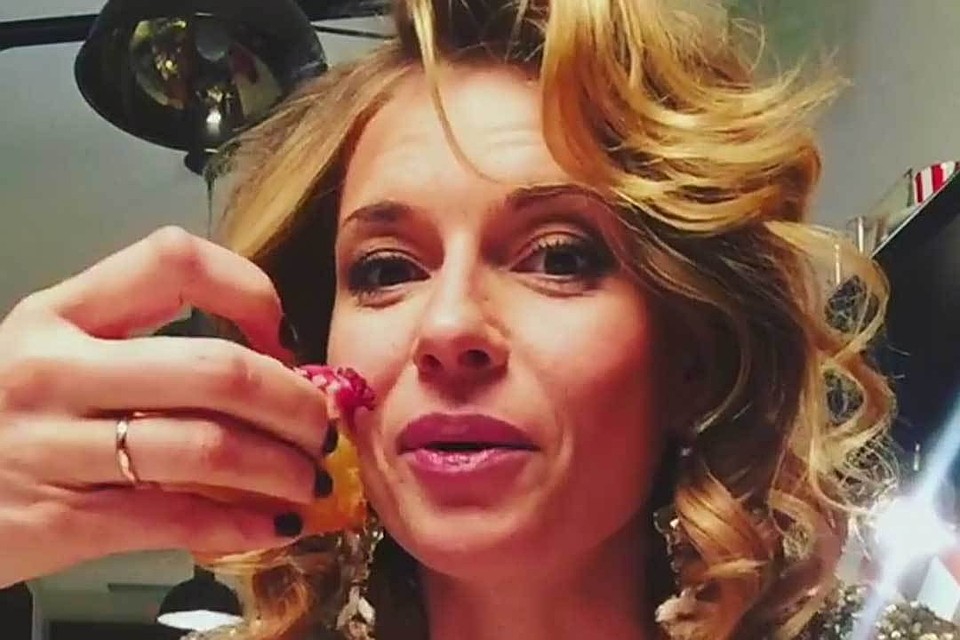 Толкалина заинтриговала кольцом на безымянном пальце