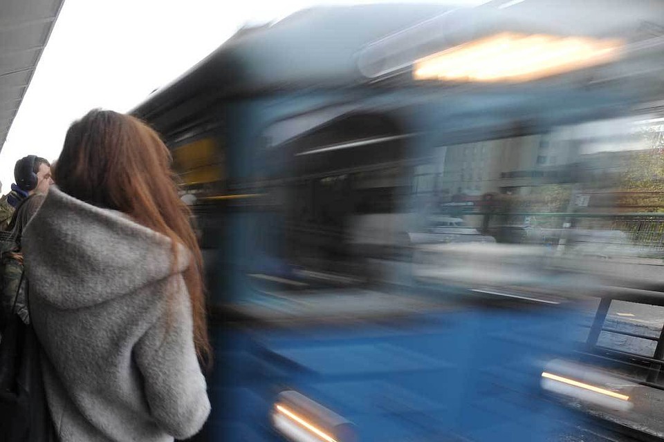 В наушниках легко можно не услышать приближающийся поезд