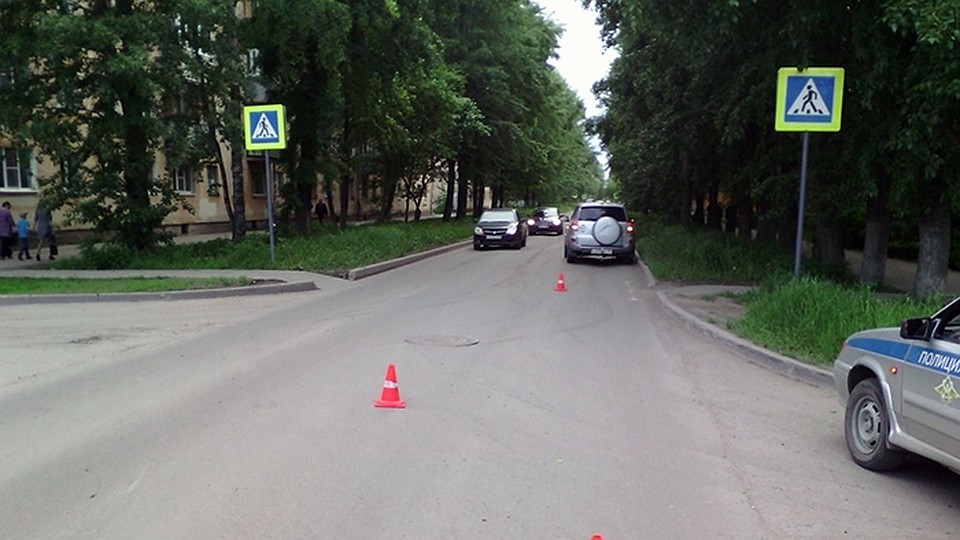 Семилетний парень попал под колеса автомобиля в Вологде