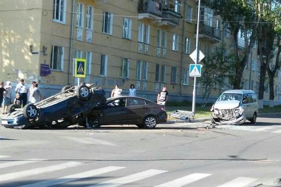 Два человека пострадали в ДТП с участием 3-х иномарок в Ангарске Два человека пострадали в ДТП с участием 3-х иномарок в Ангарске