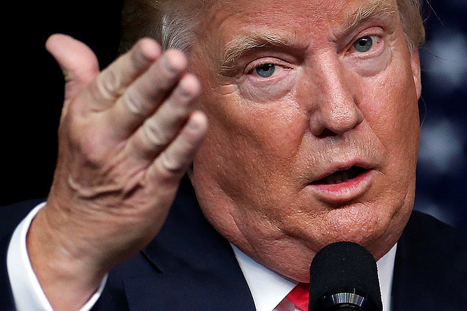 Главный вопрос — утвердит ли антироссийскую инициативу Дональд Трамп, всего три недели назад проведший «грандиозную» встречу на полях саммита G20 с президентом Владимиром Путиным?