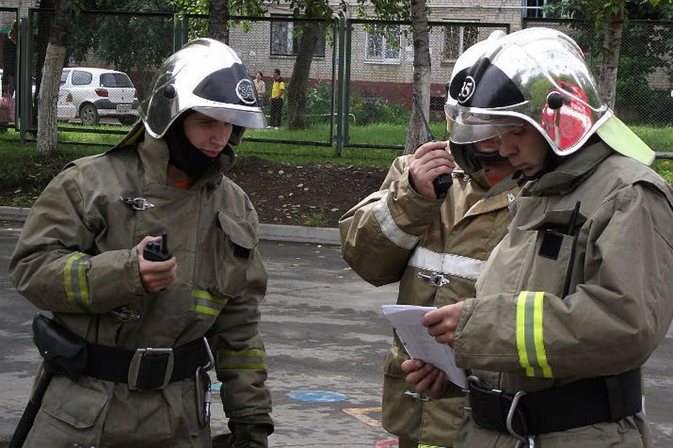 В Хабаровске пожар охватил здание кафе