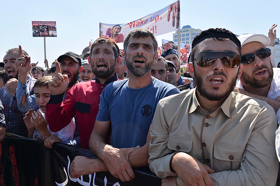 Митингующие и не скрывали, что о конфликте в этой стране знают лишь необходимый для мусульманина минимум: их единоверцы подвергаются геноциду