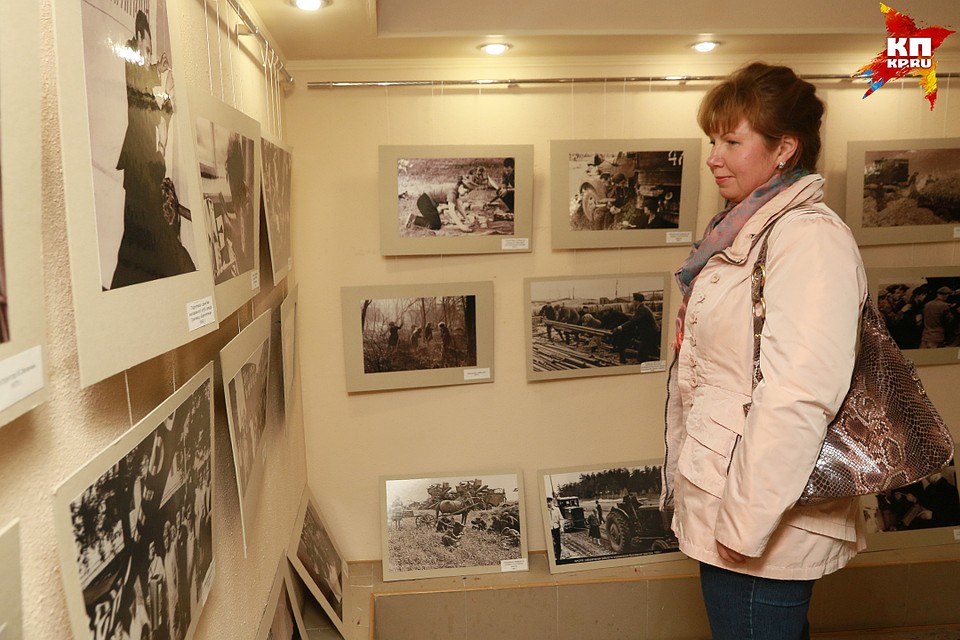 Фотовыставка о жизни Барнаула открылась в арт-галерее "Бандероль" Фото: Олег УКЛАДОВ