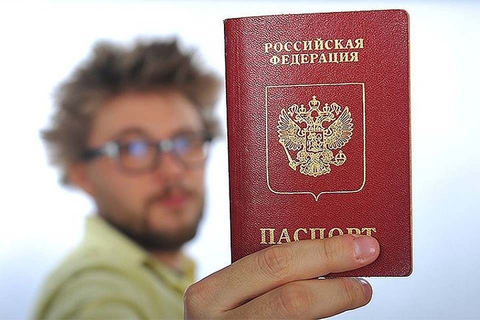 Часто для одних проблема - получить заветный штамп о регистрации в паспорт, а для других - как удалить из документов на жилье вписанных по доброте душевной родственничков.