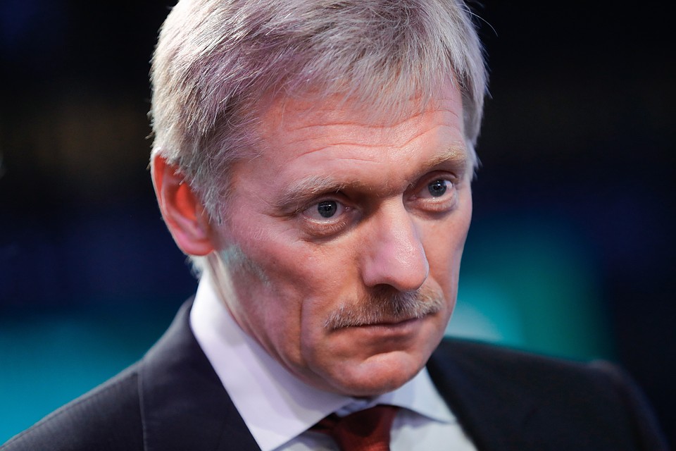 Дмитрий Песков напомнил, что президент России неоднократно выступал против поставок летального оружия на Украину. Фото: Михаил Метцель-ТАСС