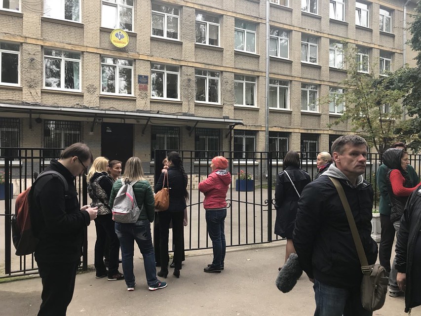 Родители не хотят отпускать Ольгу Николаевну