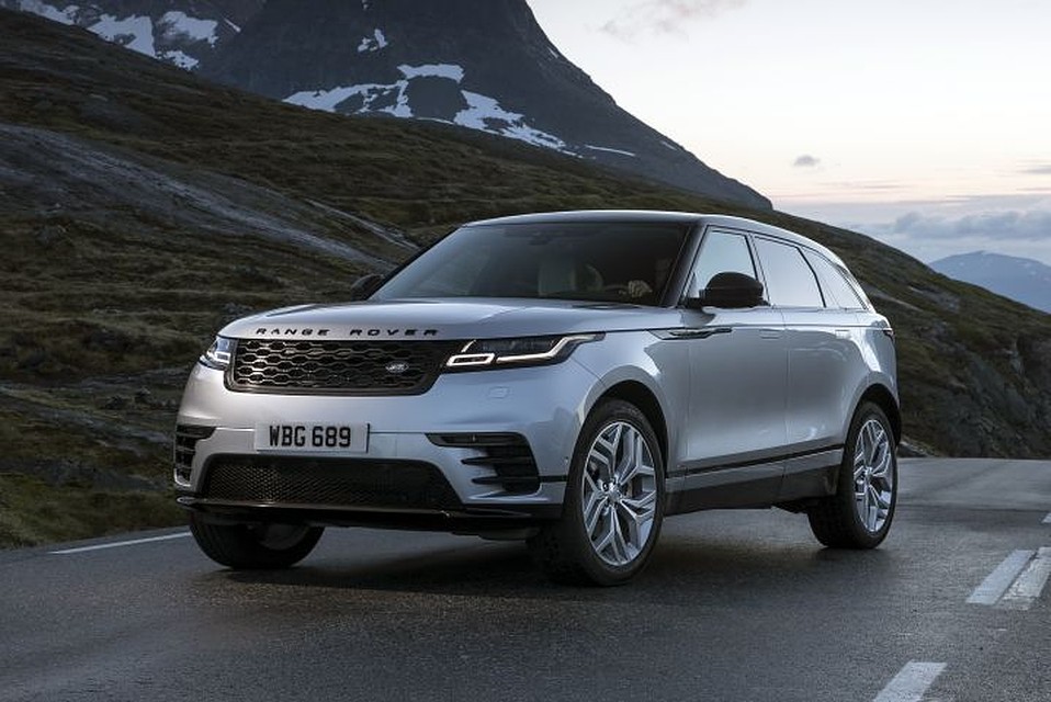 Цены на Range Rover Velar начинаются от 3 880 000 рублей