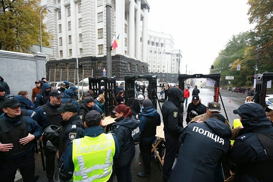 Потасовка случилась у металлоискателей на улице Грушевского