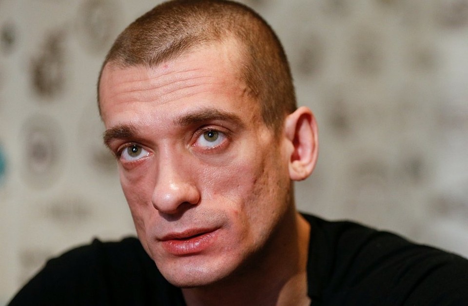 Французы усомнились в психическом здоровье "художника" Петра Павленского.