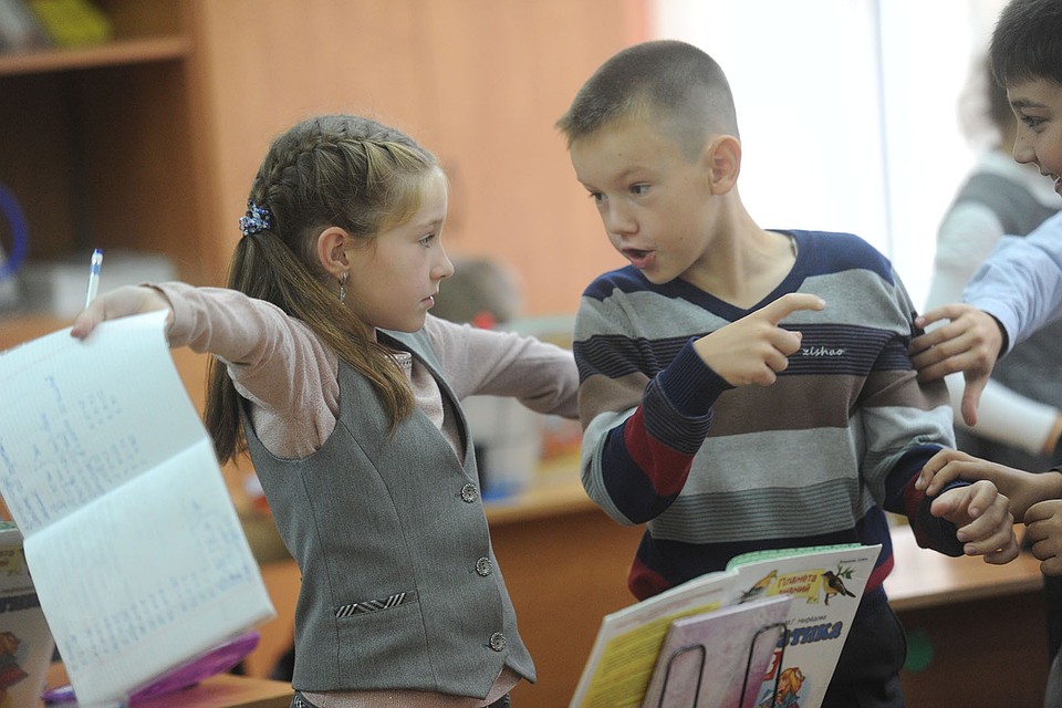 Родители ждут новостей: какому же классу в этом году придется сдавать экзамены в гимназию?