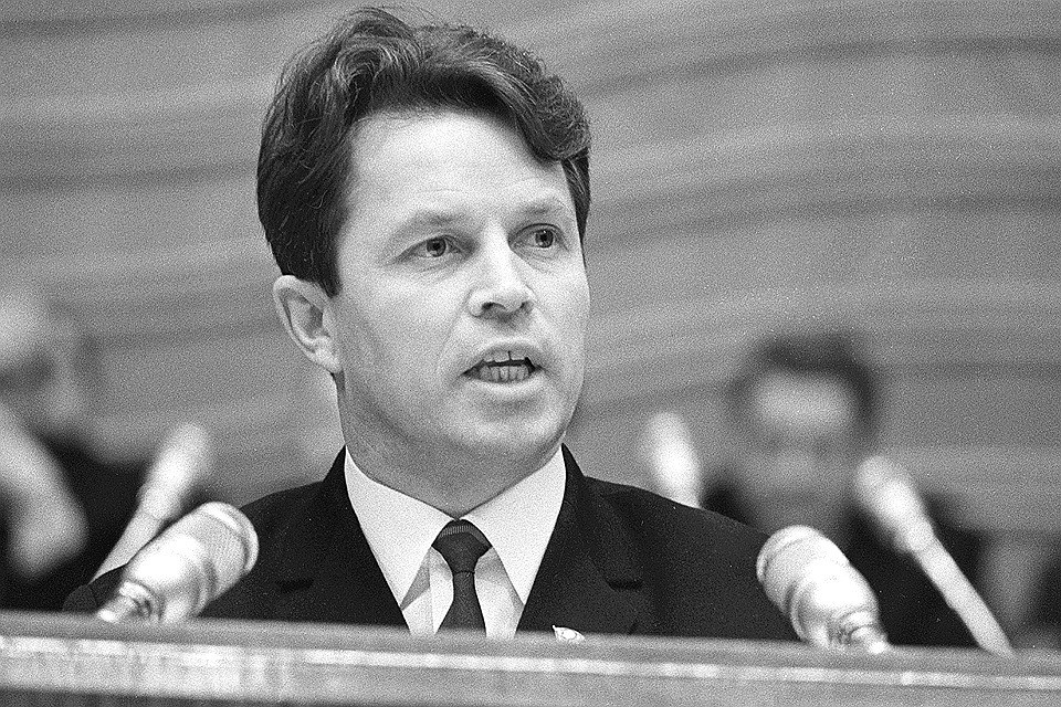 1968 год. Евгений Тяжельников во время выступления на Торжественном Пленуме ЦК ВЛКСМ в Кремлевском Дворце съездов. ФОТО Егоров Василий, Мусаэльян Владимир/Фотохроника ТАСС