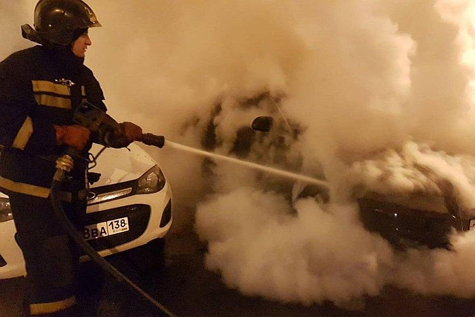 В Братске любовница сожгла автомобиль супруги своего возлюбленного В Братске любовница сожгла автомобиль супруги своего возлюбленного