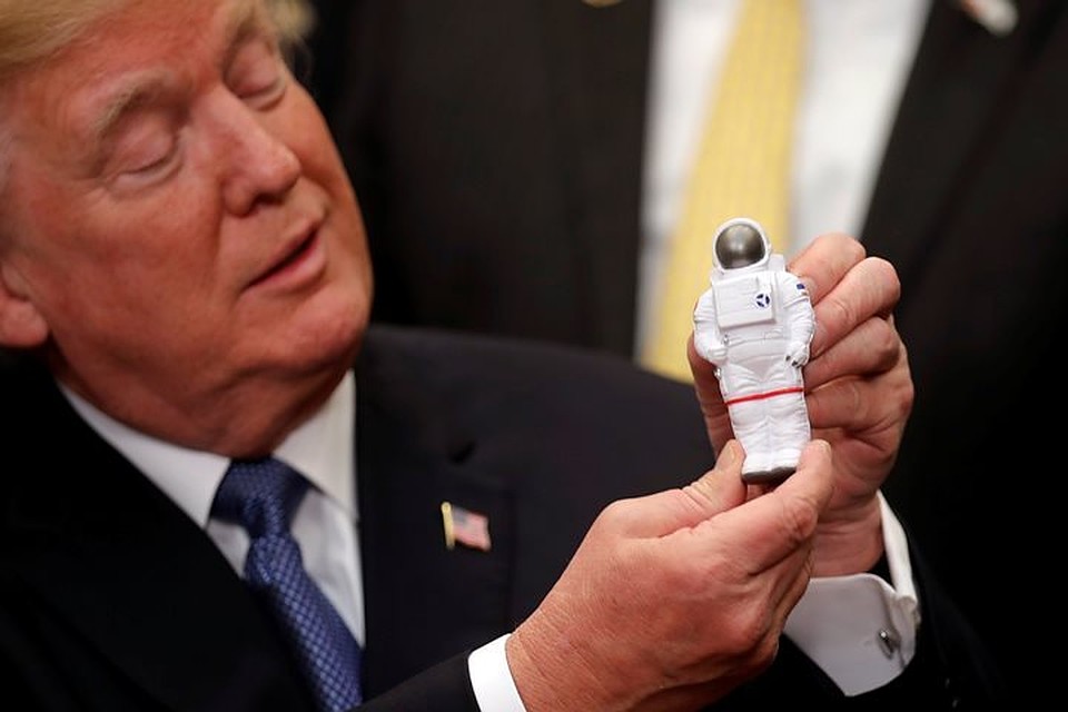 Президент США Дональд Трамп мечтает о покорении американскими астронавтами Марса