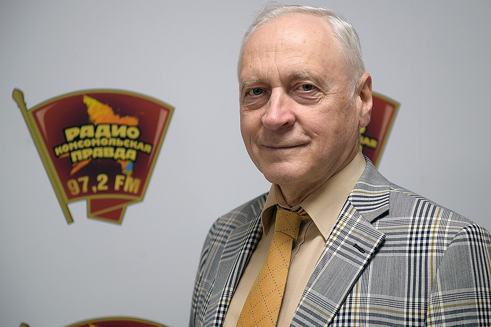 Генерал-лейтенант ФСБ запаса Александр Зданович на радиостанции `Комсомольская правда`.
