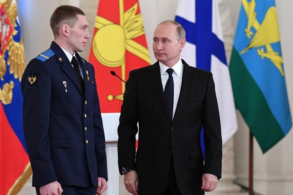 Владимир Путин присвоил Денису Портнягину звание Героя РФ.