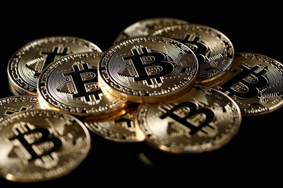 Биткоины - виртуальная валюта.