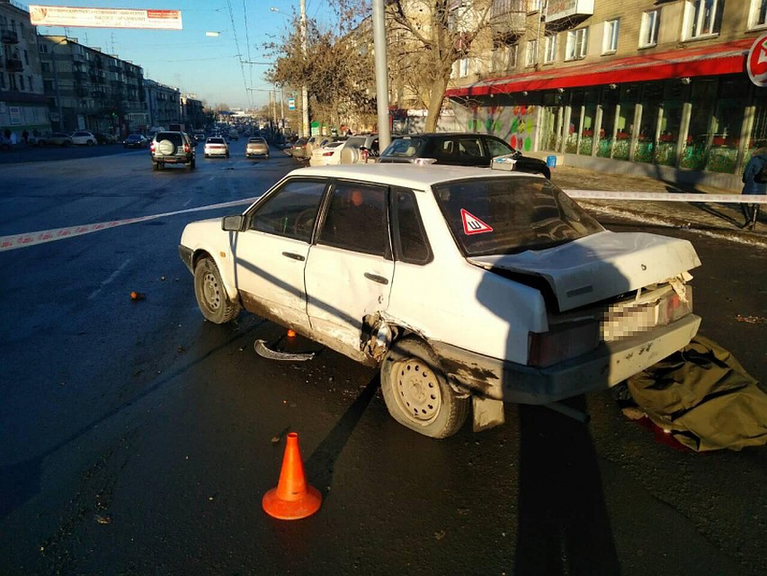 Молодую челябинку намотало на колеса попавших в ДТП легковых авто Молодую челябинку намотало на колеса попавших в ДТП легковых авто