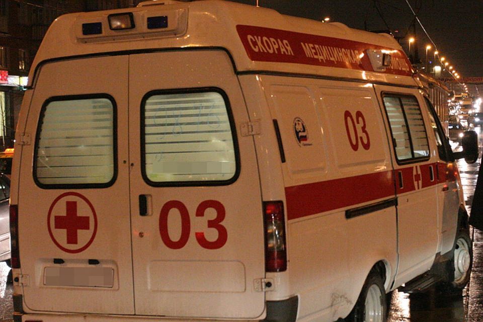 Мужчину с переломом голени отвезли в больницу "Электроника".