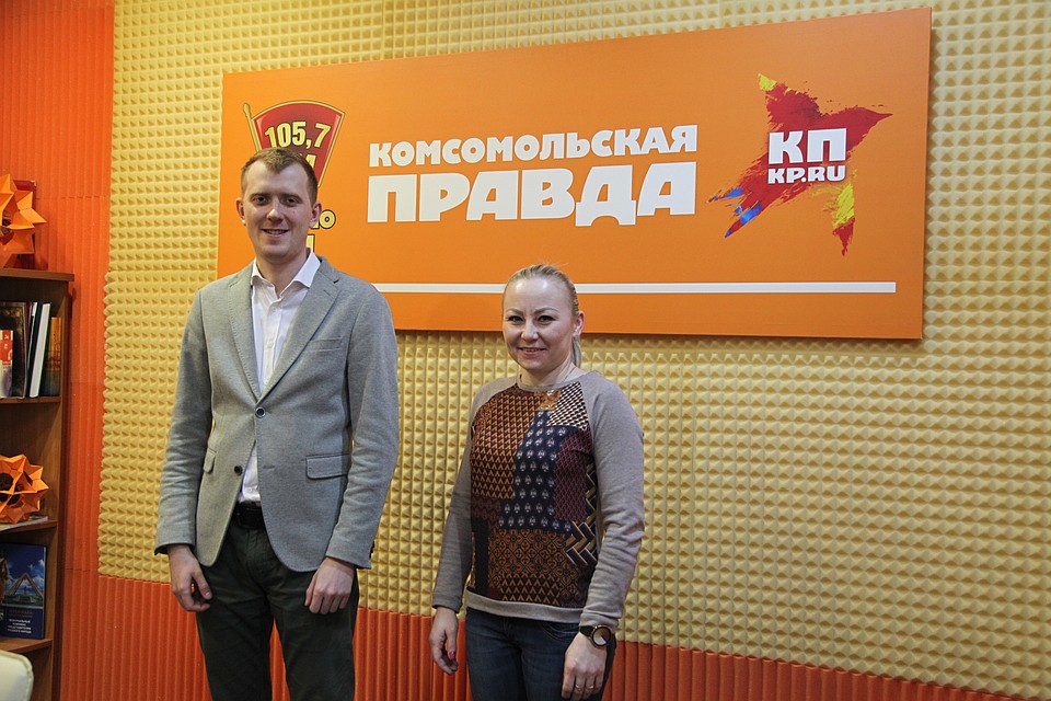 Председатель молодежного правительства Ставропольского края Семен Семенов, заслуженный мастер спорта России по прыжкам на акробатической дорожке Анна Коробейникова