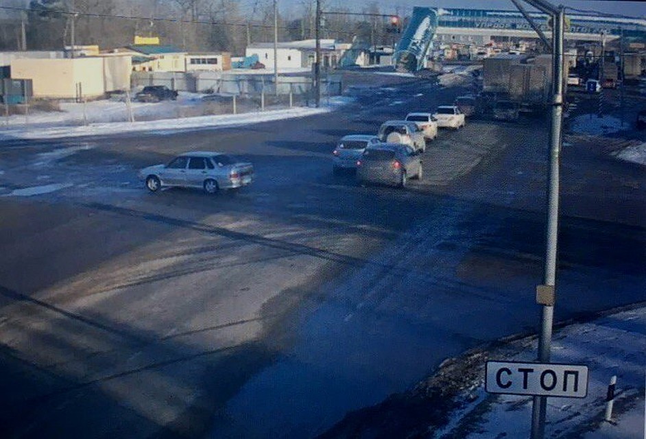 Пробка растянулась до рынка и моста перед Иловлей в московском направлении.