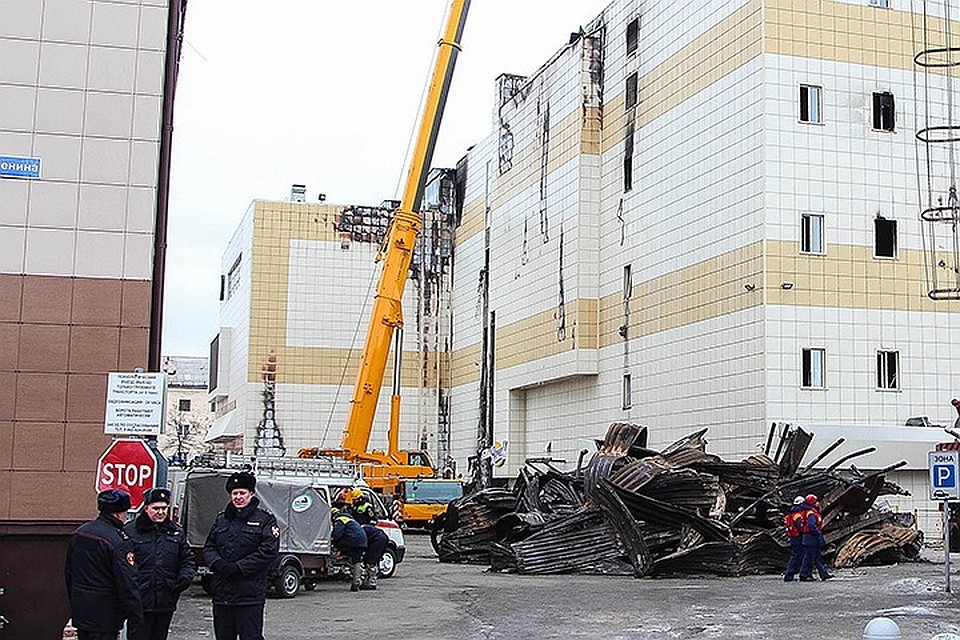Начальник кемеровского стройкомплекса закрыла глаза на массу недочетов в ТЦ "Зимняя вишня"