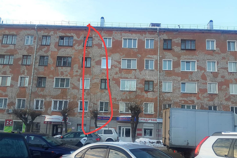 В Кирове ремонтируют фасад треснувшего дома на Лепсе, 5. Фото: vk.com/zlo43