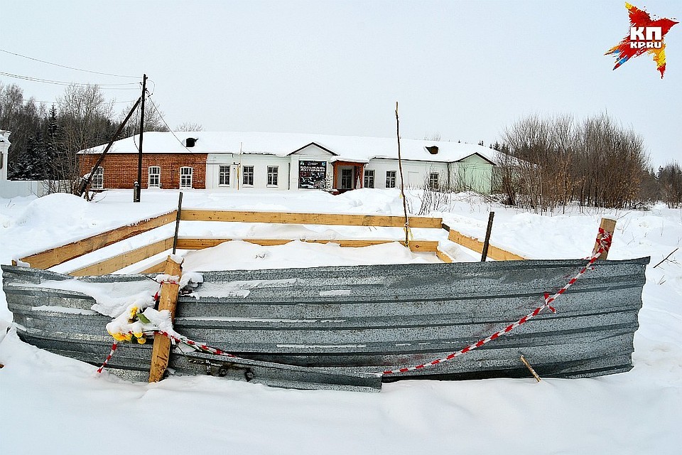Злосчастную яму в новосибирской Колыване огородили и закопали