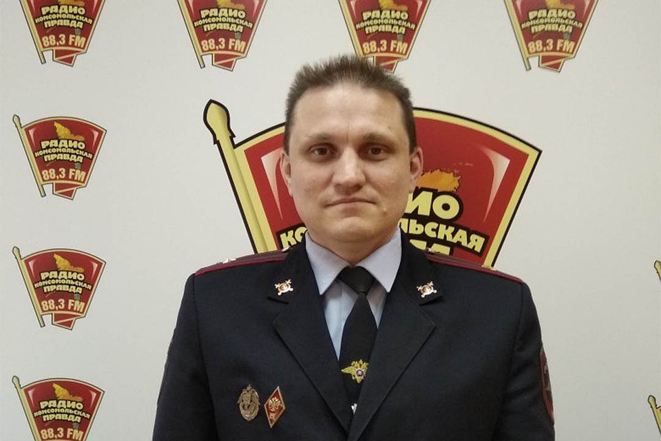 Сергей Лобанов в эфире радио «Комсомольская правда» напомнил кировчанам о правилах получения прав. Фото: Александр ЧАРУШИН