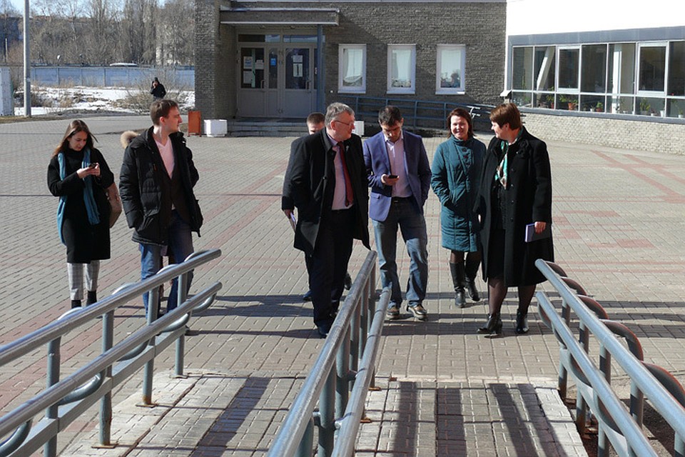 Заместитель председателя городской Думы Николай Сатаев провел выездное совещание по реализации программы «Доступная среда».