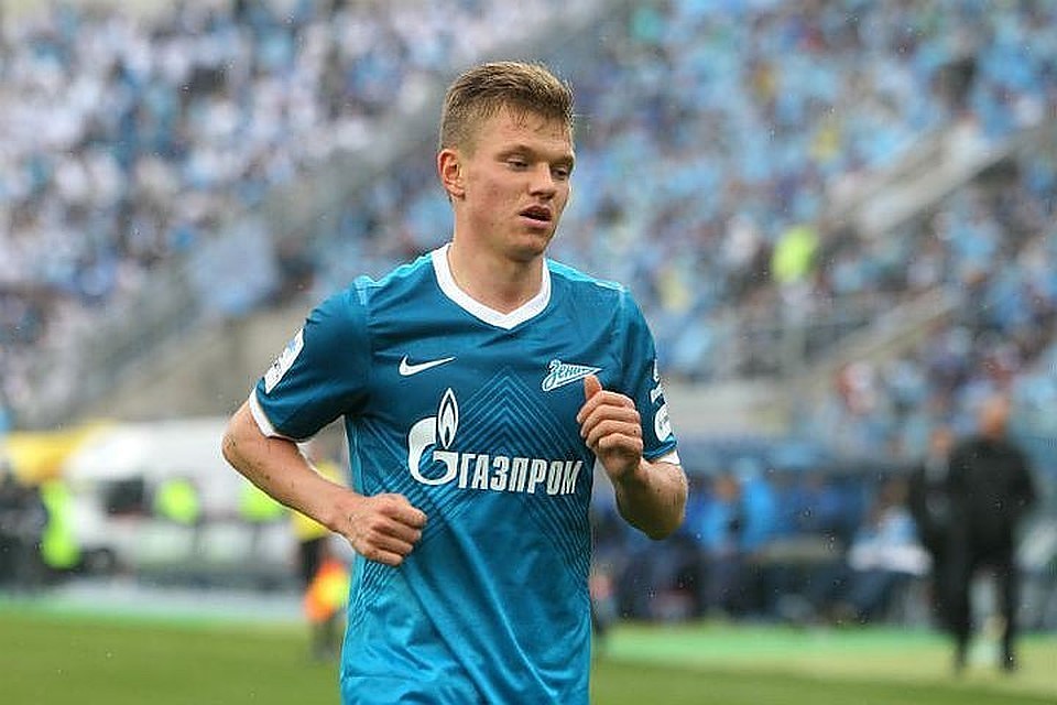 Олега Шатова сдали в аренду до конца сезона 2017/18.