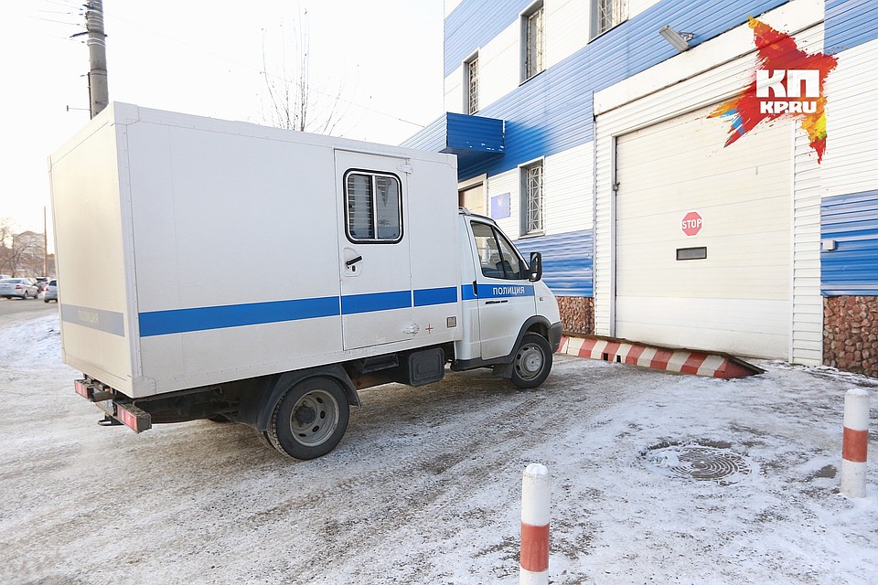 В Красноярске на осужденного условно надели наручники в зале краевого суда