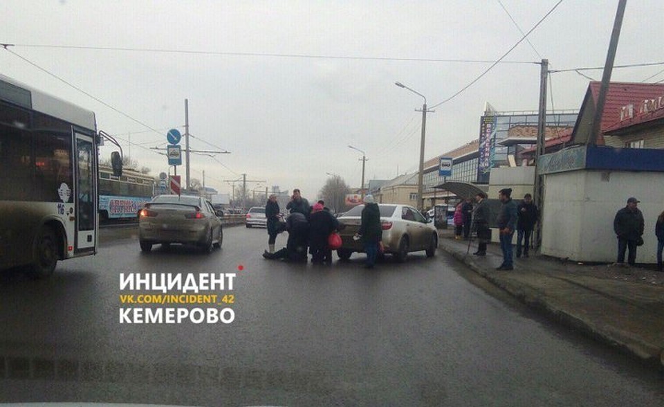 В Кемерове на Кузнецком проспекте сбили пожилую женщину Фото: "ВКонтакте" / "Инцидент-Кемерово"