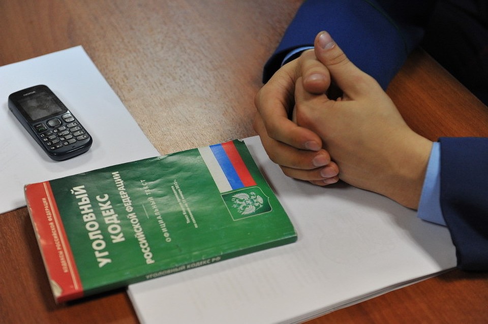 В Себеже сотрудник исправительной колонии подозревается в преступлении.
