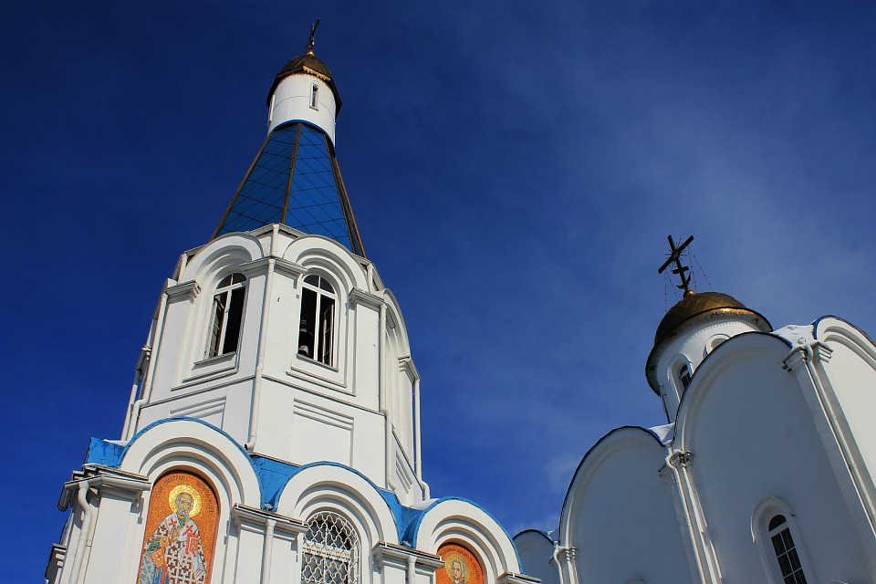 Храм у Семеновского озера - единственное место, где можно почувствовать себя в роли звонаря.