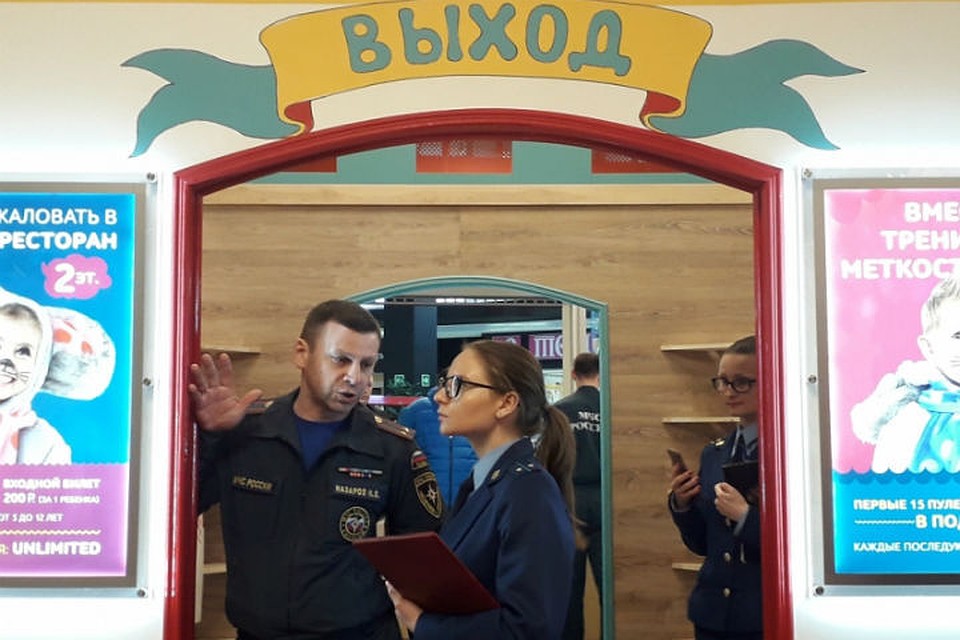 МЧС и прокуратура прошлись по торговым центрам. ФОТО: 78.mchs.gov.ru
