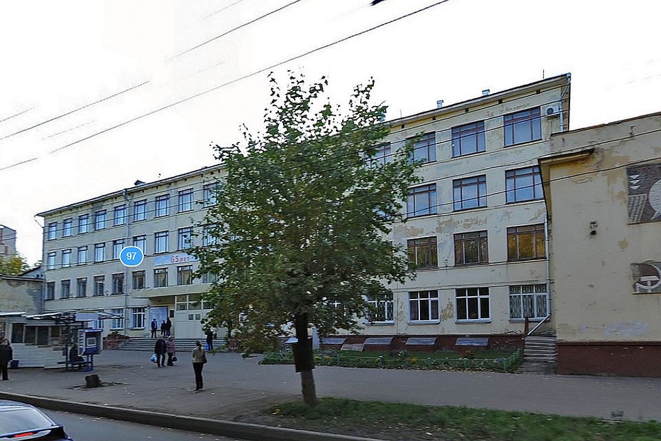 Фасад авиационного техникума в Кирове отремонтируют к концу июля. Фото: Яндекс.Карты