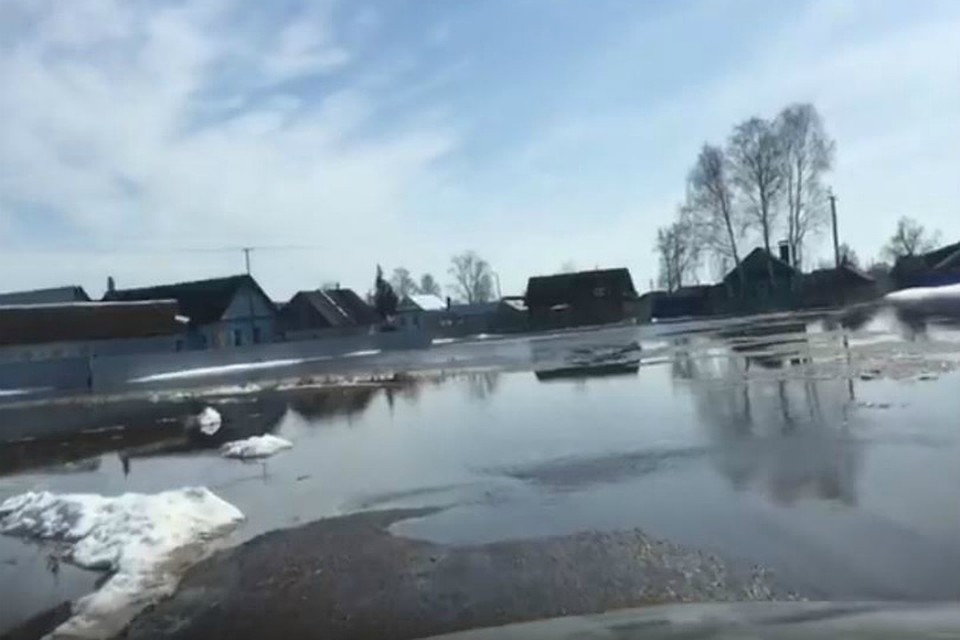 Вода пришла и в Гафурийский район. Местные, по предварительным данным, в помощи спасателей пока не нуждаются. Фото: соцсети