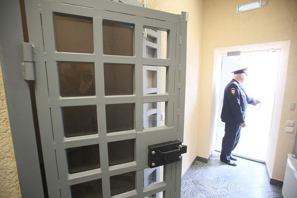 Мужчина не хотел расставаться с автомобилем.