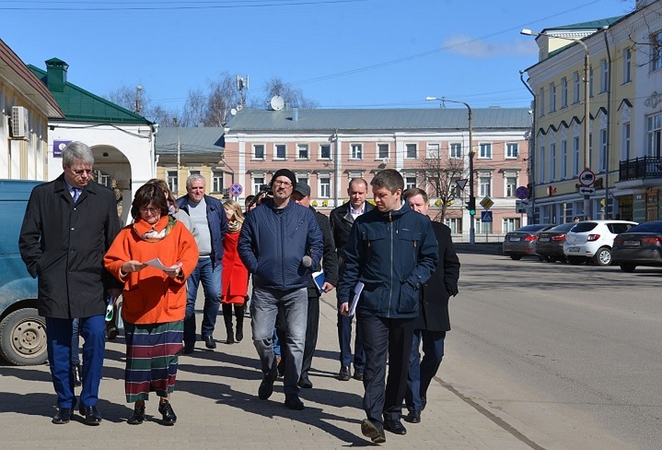 Чиновники прошлись по основным турмаршрутам, проверили ход благоустройства городских территорий