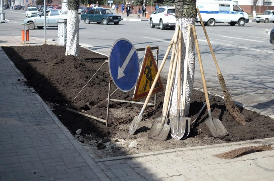 Коммунальщики Белгорода приводят улицы города в порядок после зимы