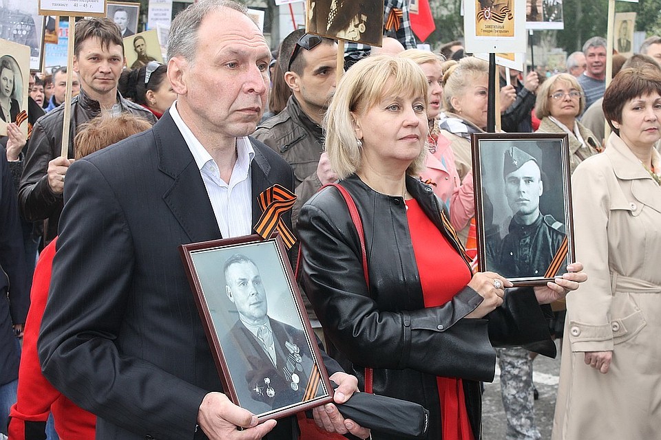 С каждым годом число участников акции Бессмертный полк растет. Начиналось все с 3 тысяч человек в 2015 году, а сейчас - более 45 тысяч участников.