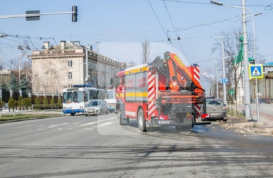 Пожарные постоянно получают вызовы о горящей траве Фото: Publika