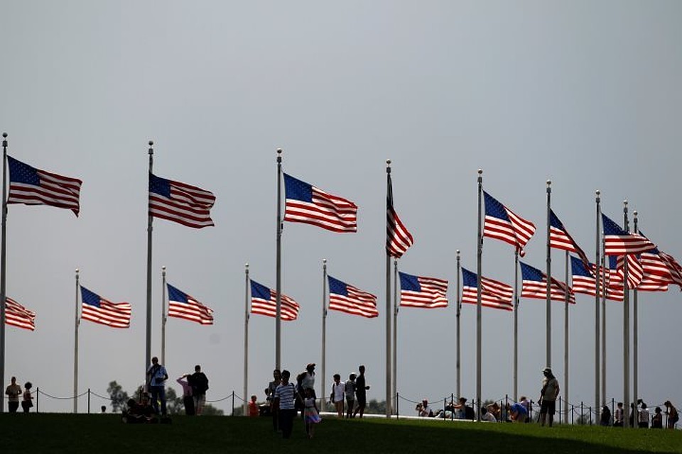 Сенат США может разрешить приносить на заседания новорожденных детей