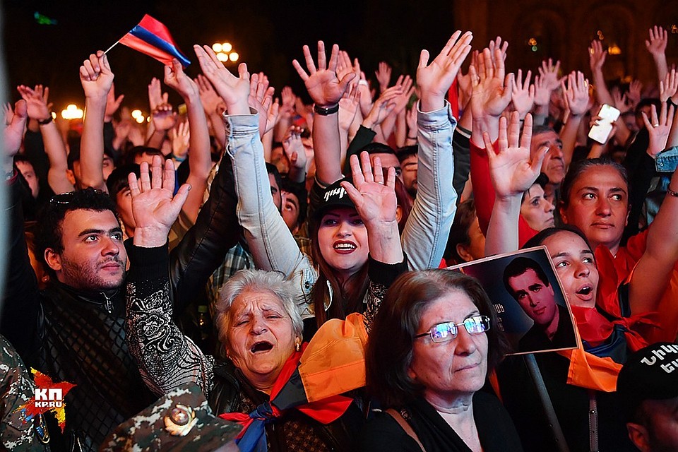 В Ереване продолжаются уличные протесты