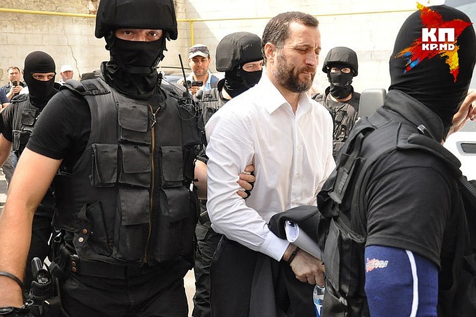 Суд приговорил экс-премьера Молдовы, бывшего лидера ЛДПМ Владимира Филата к 9 годам лишения свободы