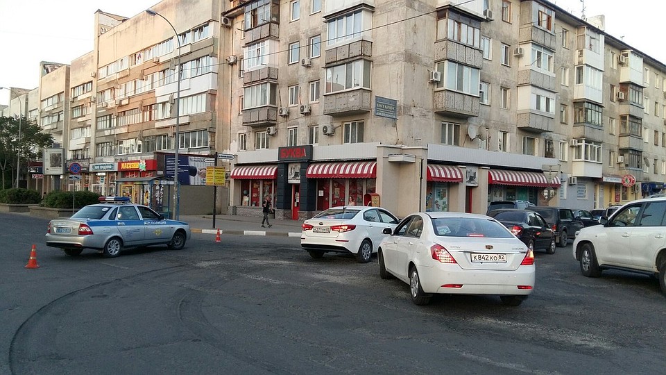 3 мая, когда прошла первая репетиция парада, улицы крымской столицы превратились в сплошную пробку.